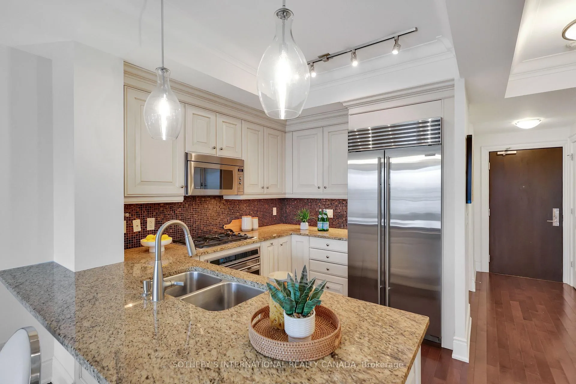 Photo 11 of Unit 410, 1717 Avenue Road, Toronto, Bedford Park-Nortown — HOMEH