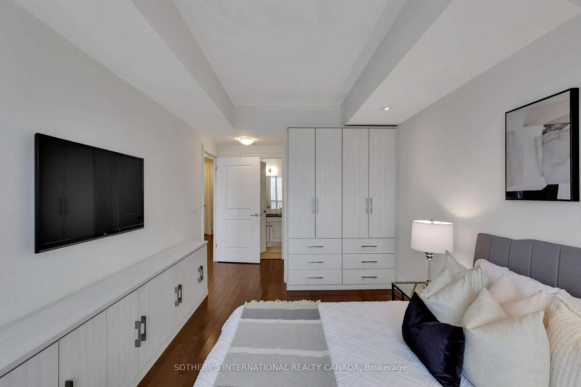 Photo 18 of Unit 410, 1717 Avenue Road, Toronto, Bedford Park-Nortown — HOMEH