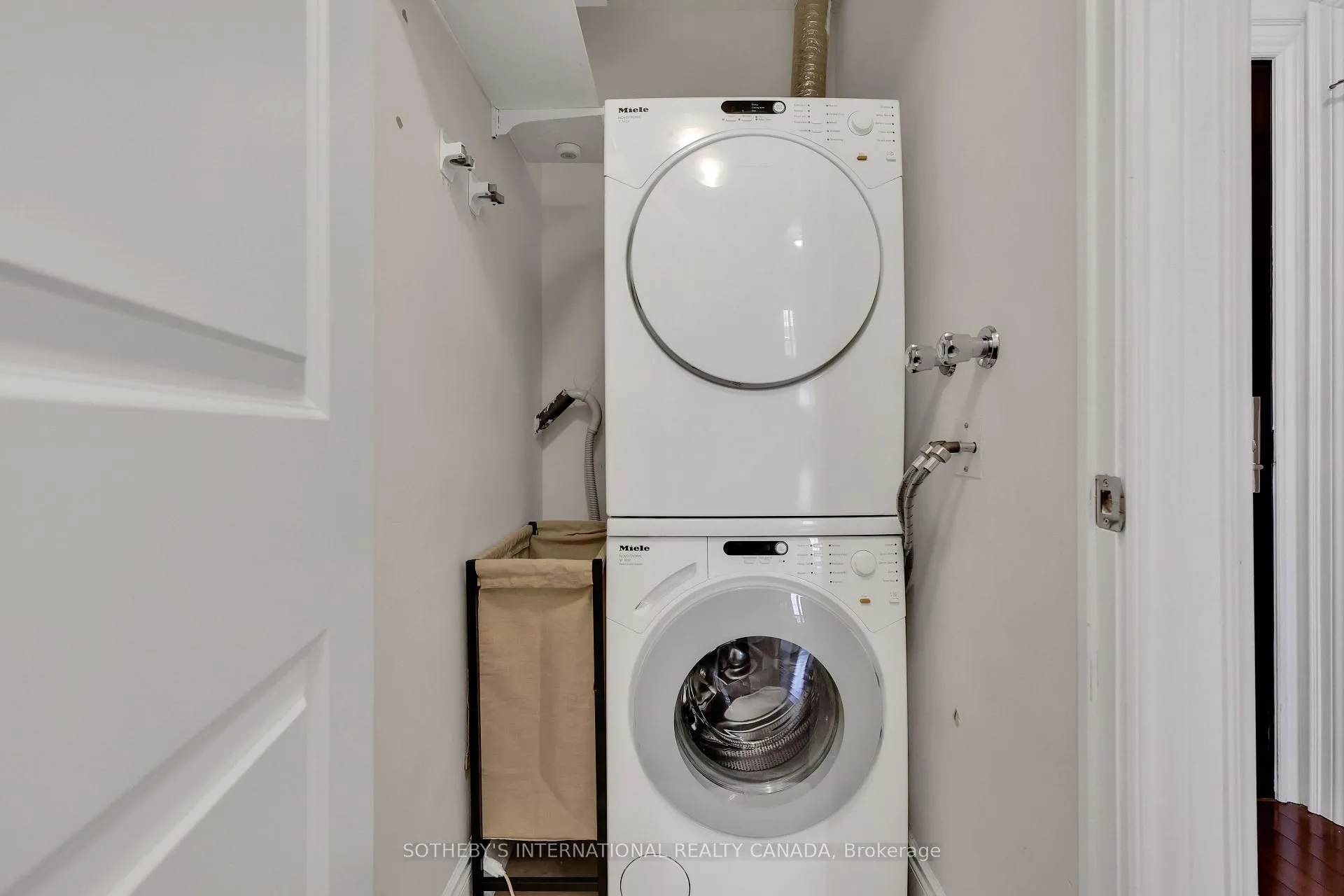 Photo 27 of Unit 410, 1717 Avenue Road, Toronto, Bedford Park-Nortown — HOMEH