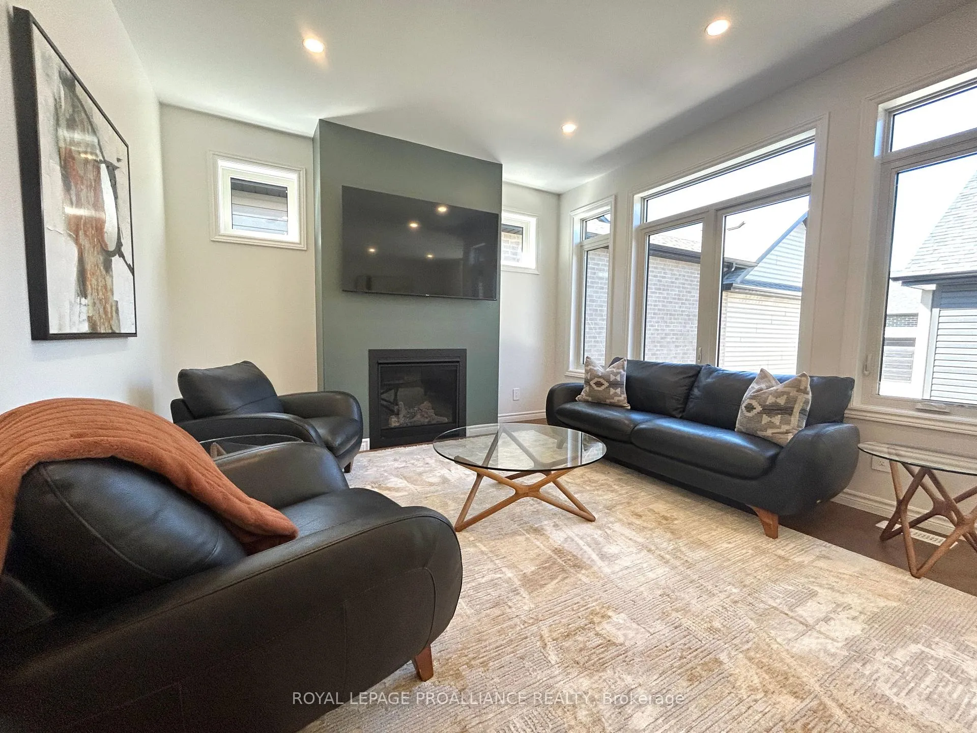 Photo 3 of 81 Athabaska Drive, Belleville, Thurlow Ward — HOMEH