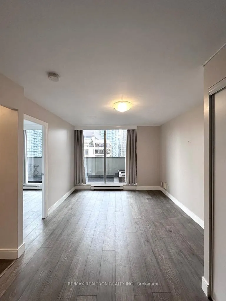 Front of Unit 1106, 914 Yonge Street