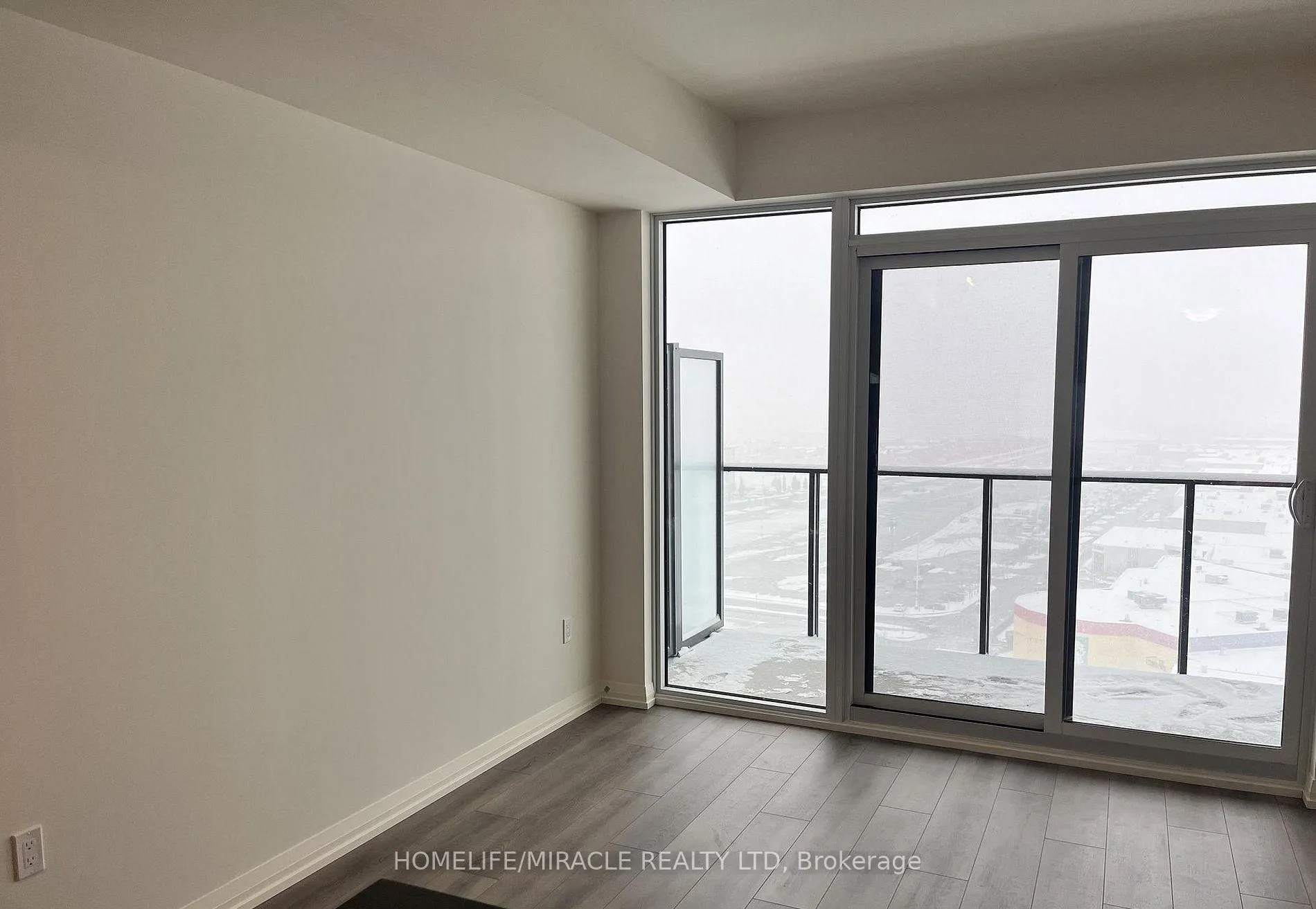 Photo 2 of Unit 1407, 27 Korda Gate, Vaughan, Vellore Village — HOMEH