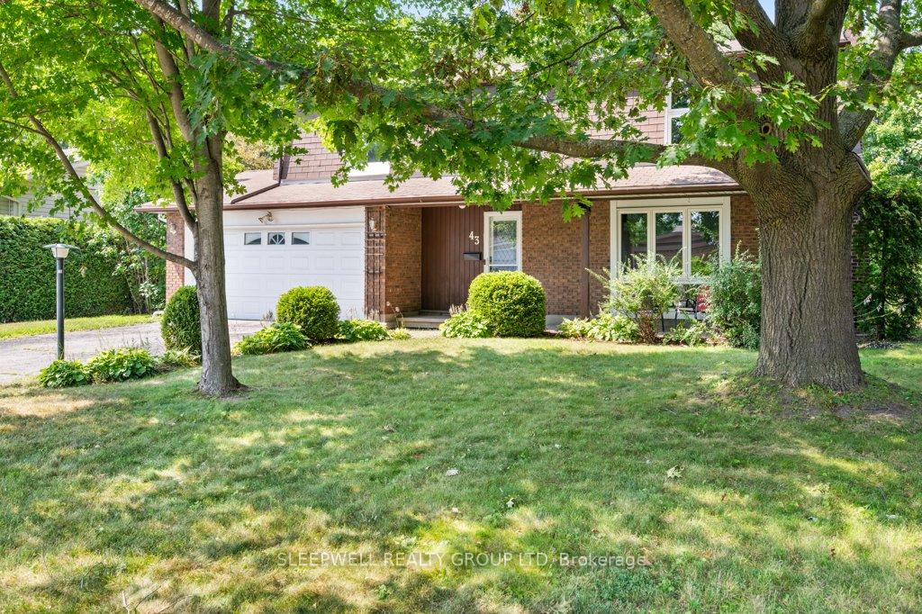 Photo 3 of 43 Parkglen Drive, Ottawa, Meadowlands/St. Claire Gardens — HOMEH