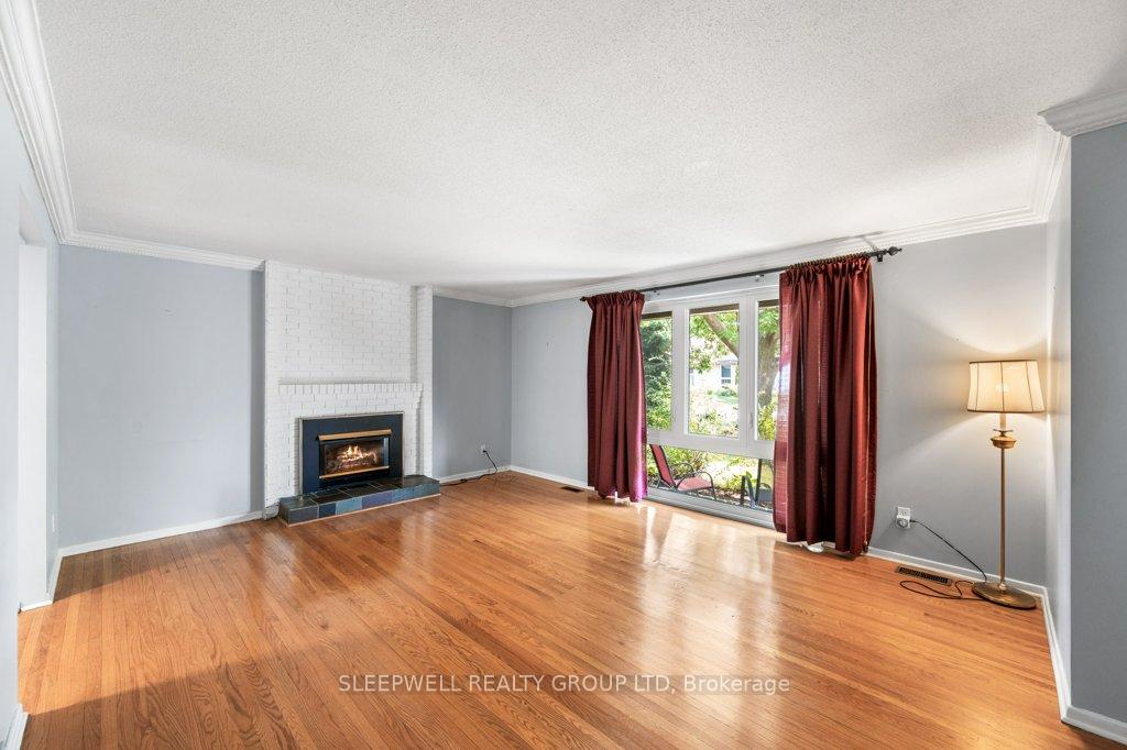 Photo 9 of 43 Parkglen Drive, Ottawa, Meadowlands/St. Claire Gardens — HOMEH