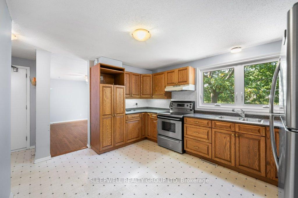 Photo 15 of 43 Parkglen Drive, Ottawa, Meadowlands/St. Claire Gardens — HOMEH