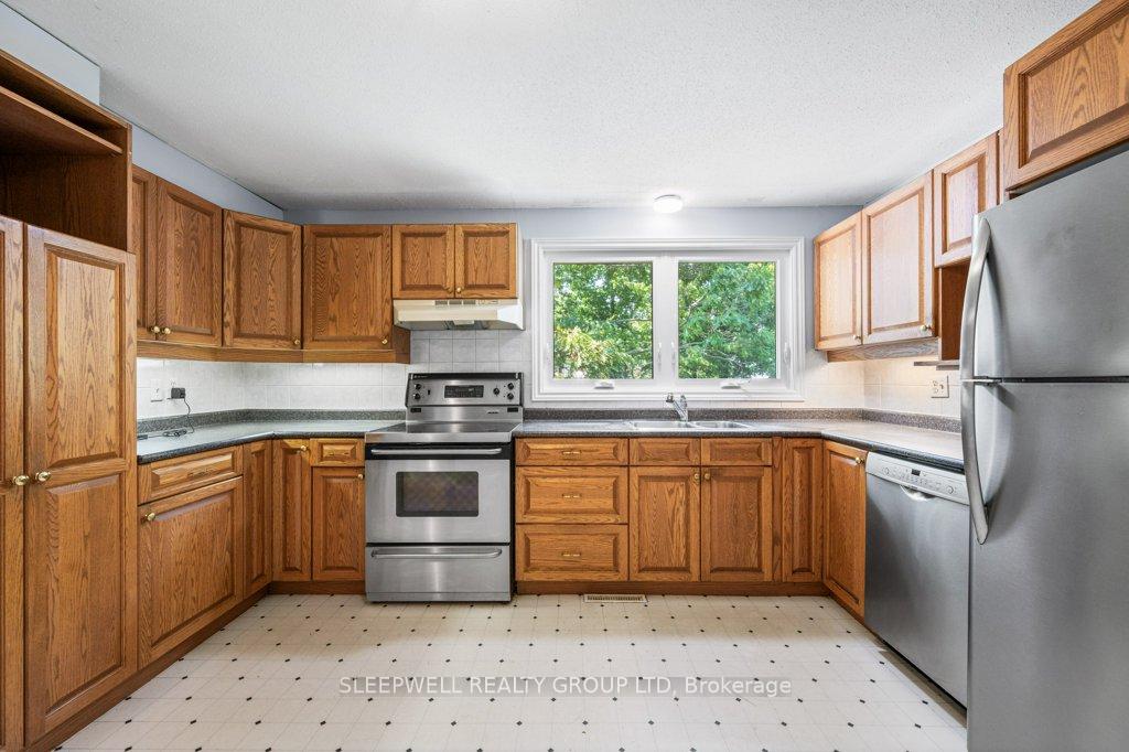 Photo 16 of 43 Parkglen Drive, Ottawa, Meadowlands/St. Claire Gardens — HOMEH
