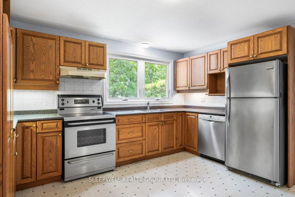 Photo 17 of 43 Parkglen Drive, Ottawa, Meadowlands/St. Claire Gardens — HOMEH