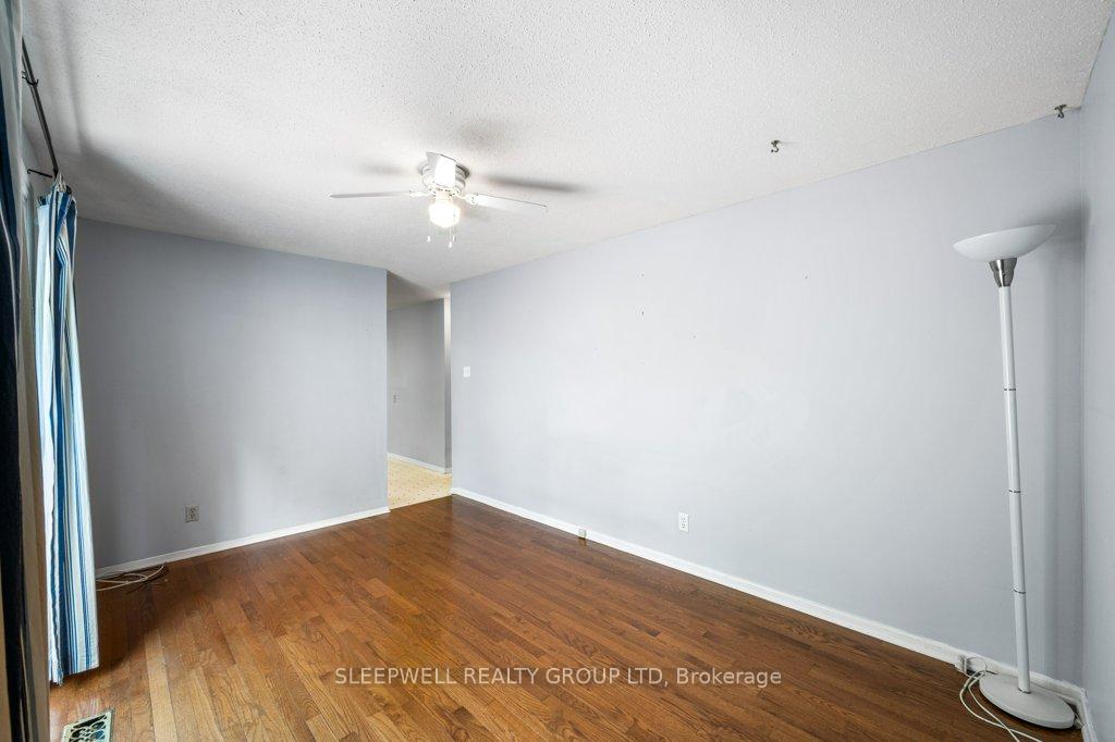 Photo 21 of 43 Parkglen Drive, Ottawa, Meadowlands/St. Claire Gardens — HOMEH