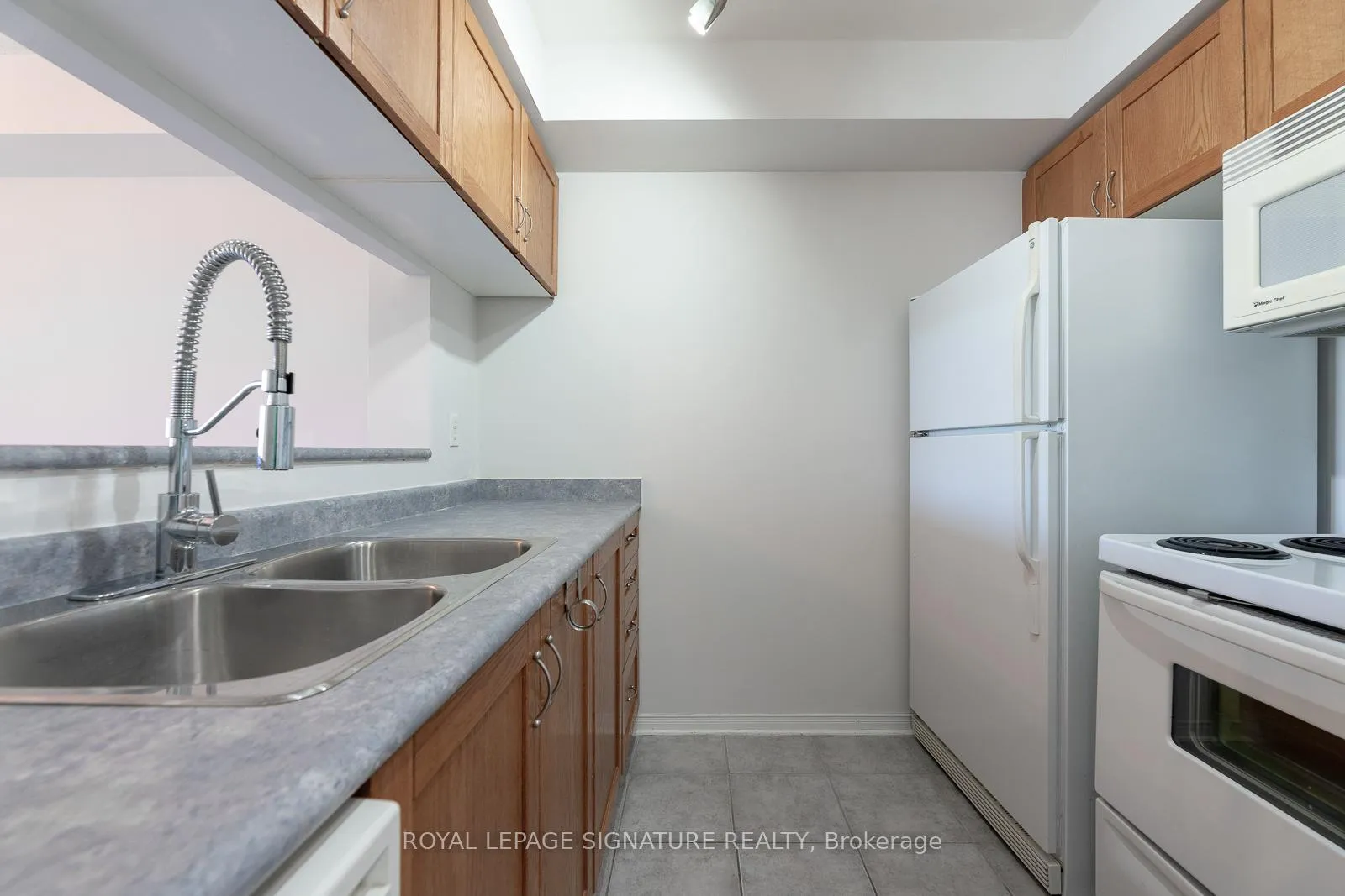 Photo 2 of Unit 317, 1733 Queen Street E, Toronto, The Beaches — HOMEH