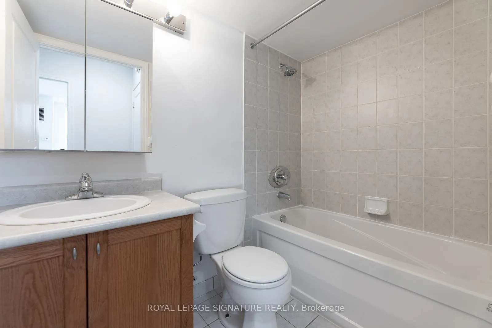 Photo 9 of Unit 317, 1733 Queen Street E, Toronto, The Beaches — HOMEH