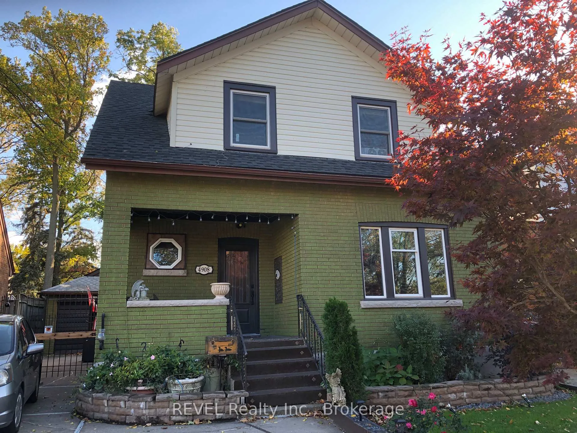 Photo 2 of 4908 Simcoe Street, Niagara Falls, Cherrywood — HOMEH