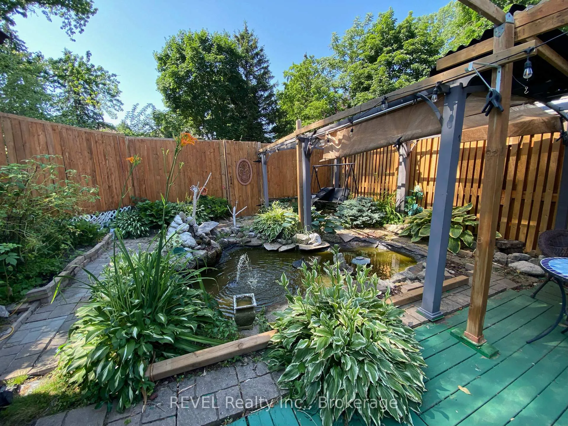 Photo 3 of 4908 Simcoe Street, Niagara Falls, Cherrywood — HOMEH