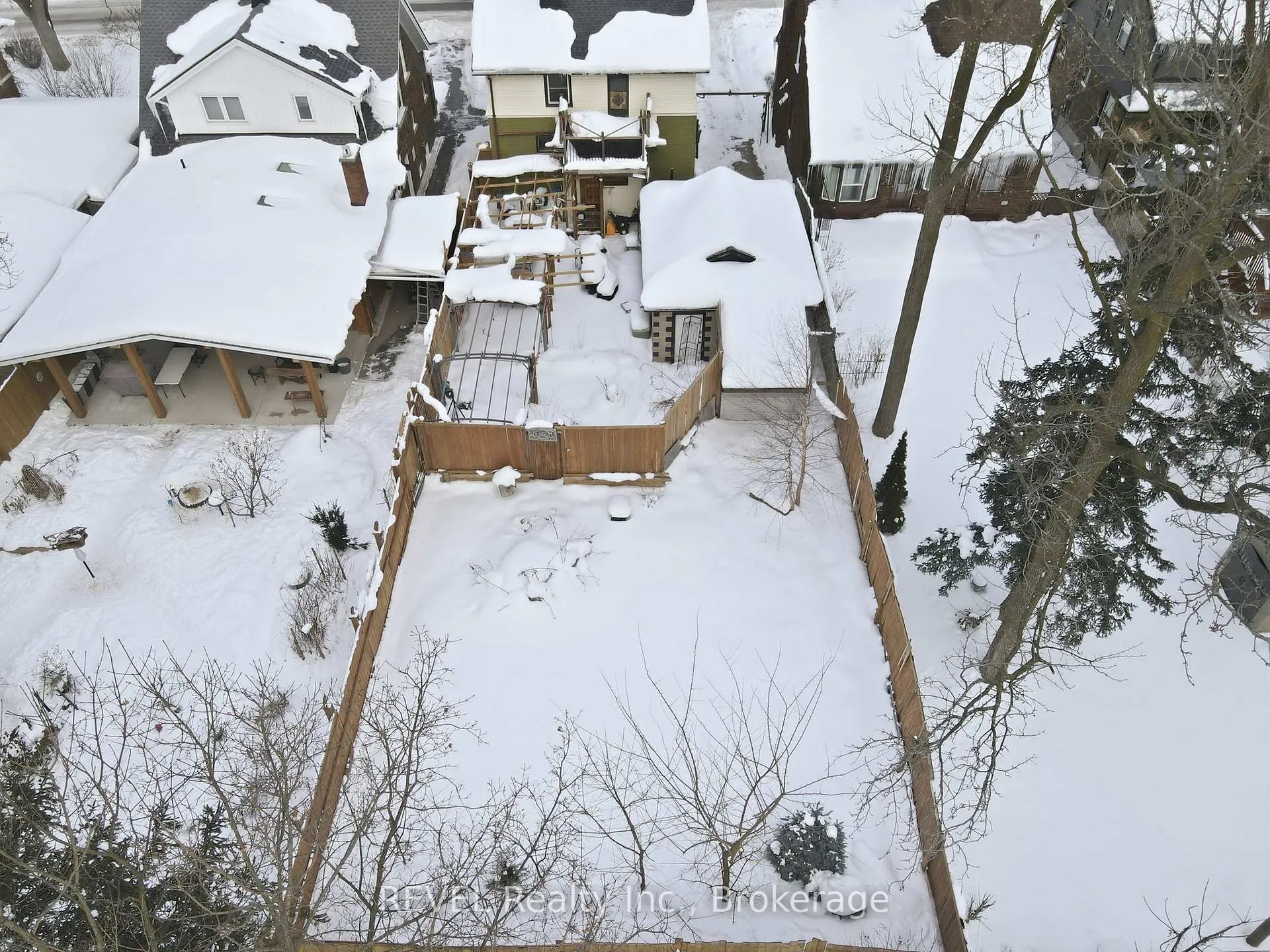 Photo 5 of 4908 Simcoe Street, Niagara Falls, Cherrywood — HOMEH