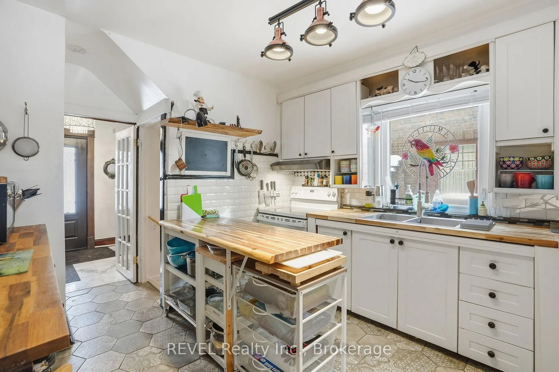 Photo 14 of 4908 Simcoe Street, Niagara Falls, Cherrywood — HOMEH