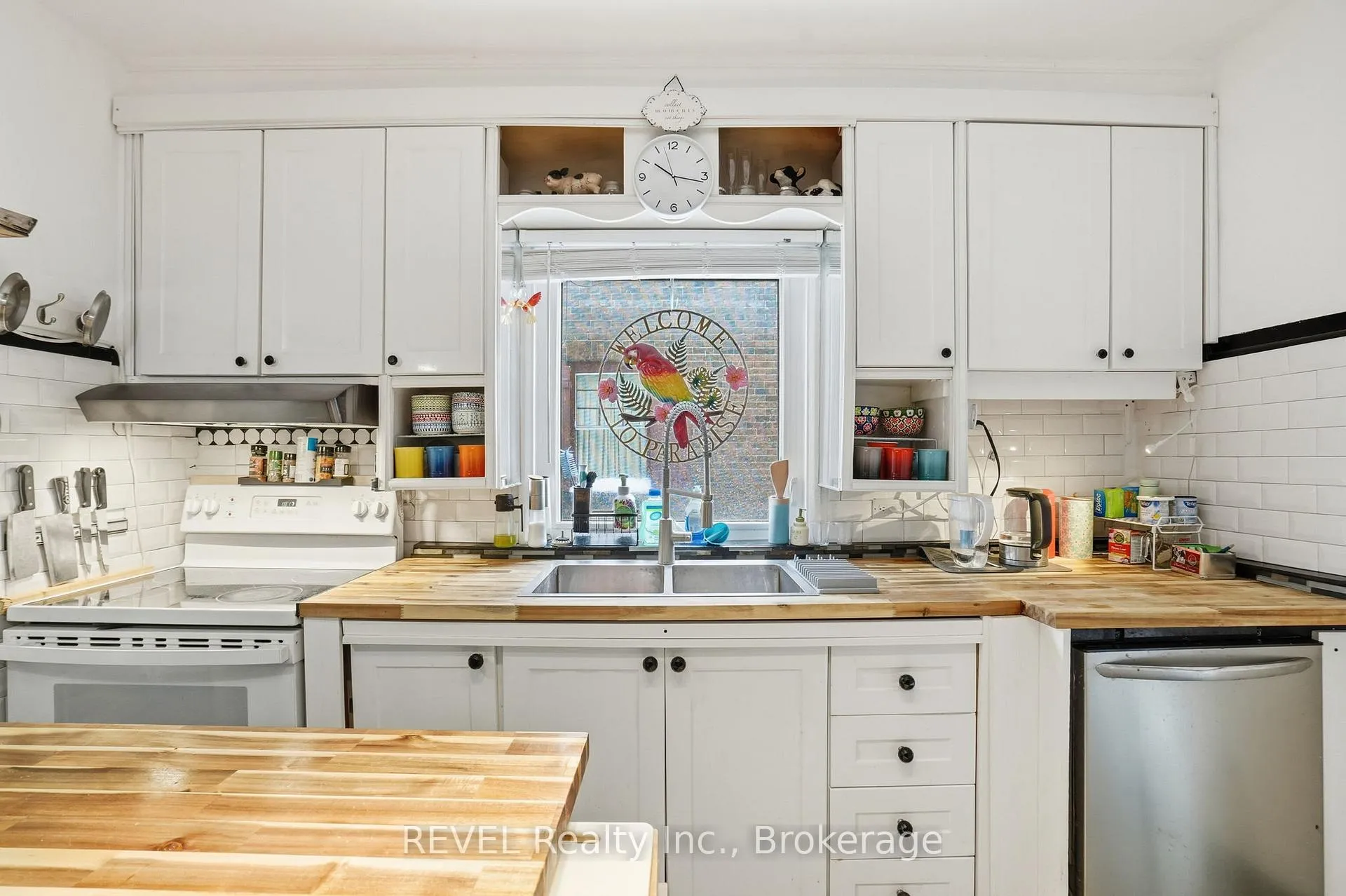 Photo 15 of 4908 Simcoe Street, Niagara Falls, Cherrywood — HOMEH