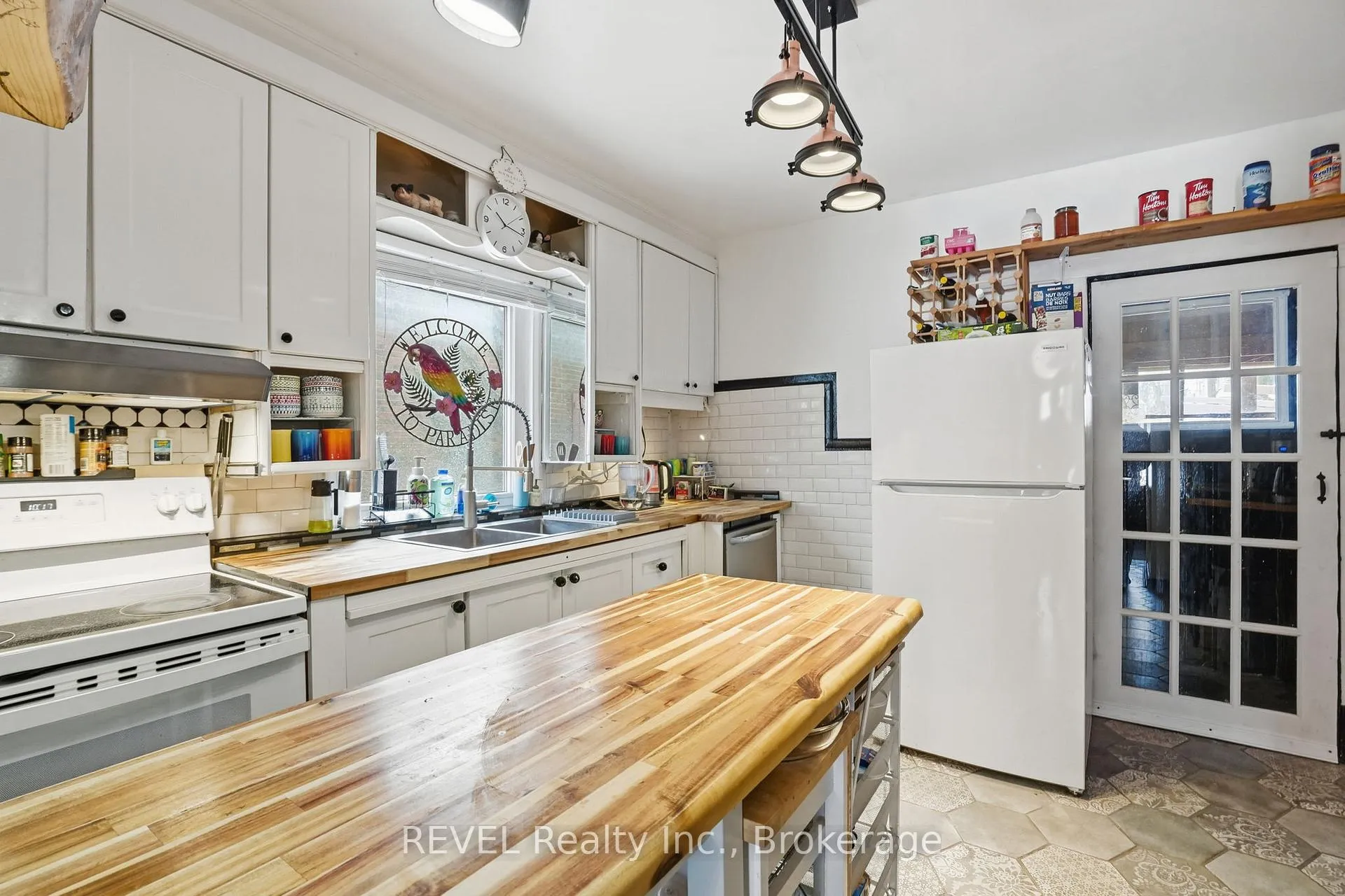 Photo 16 of 4908 Simcoe Street, Niagara Falls, Cherrywood — HOMEH