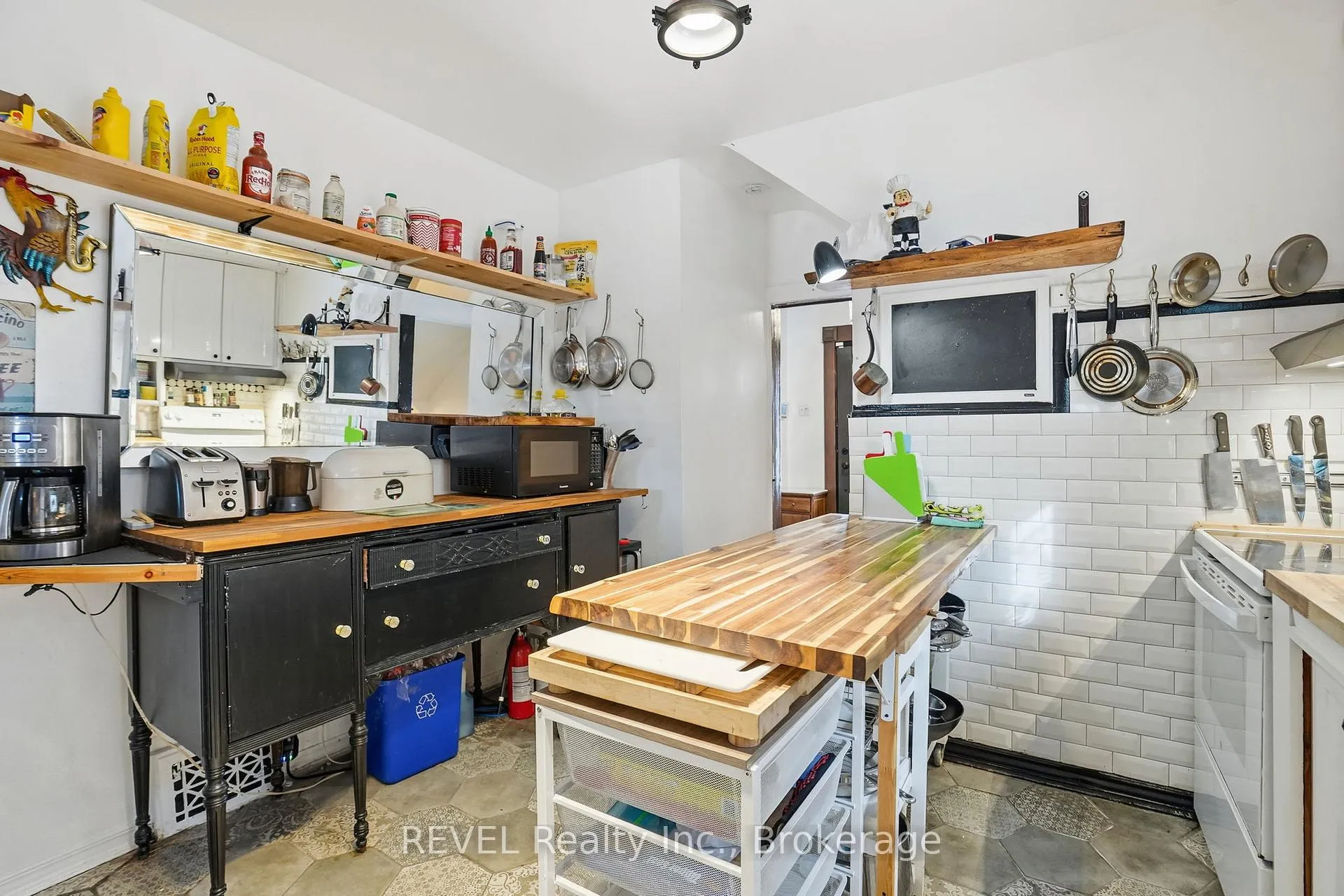 Photo 18 of 4908 Simcoe Street, Niagara Falls, Cherrywood — HOMEH