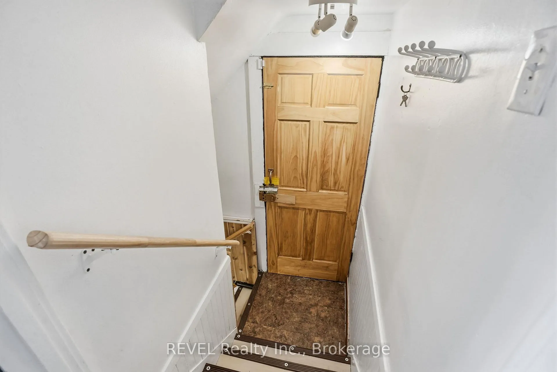 Photo 33 of 4908 Simcoe Street, Niagara Falls, Cherrywood — HOMEH