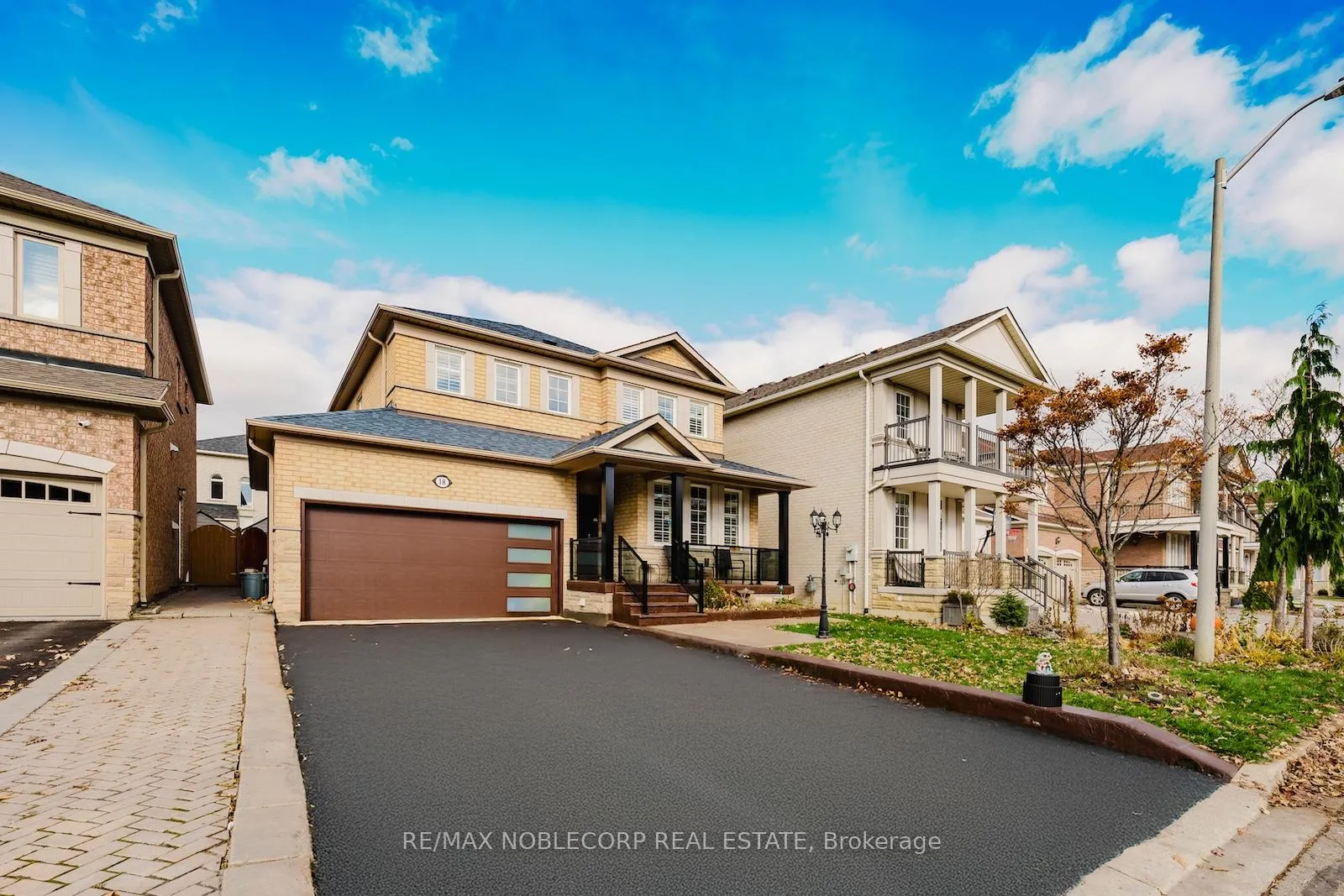 Photo 2 of 18 Cormorant Crescent, Vaughan, Vellore Village — HOMEH