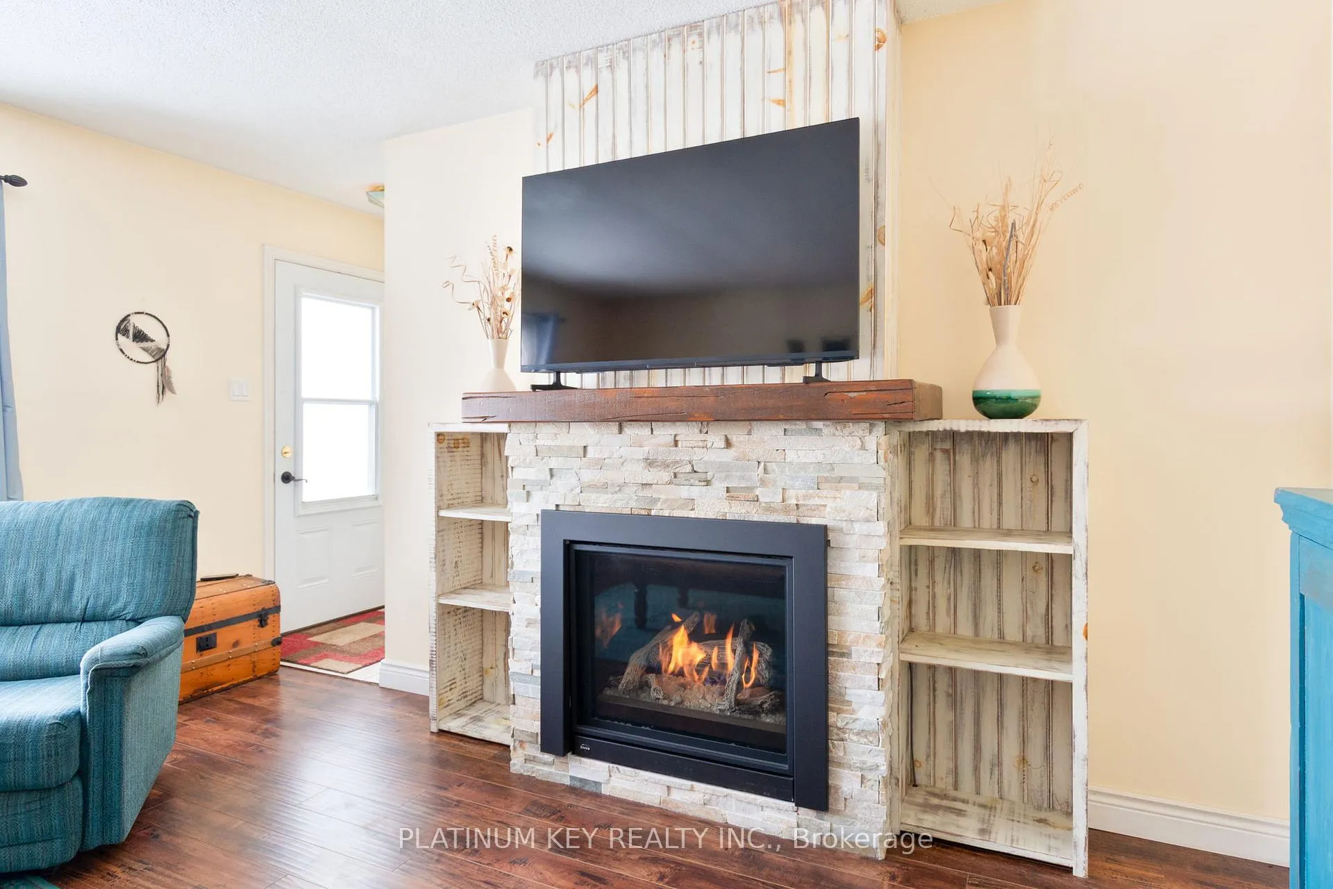 Photo 8 of 237A Stella Avenue, Southwest Middlesex, Glencoe — HOMEH