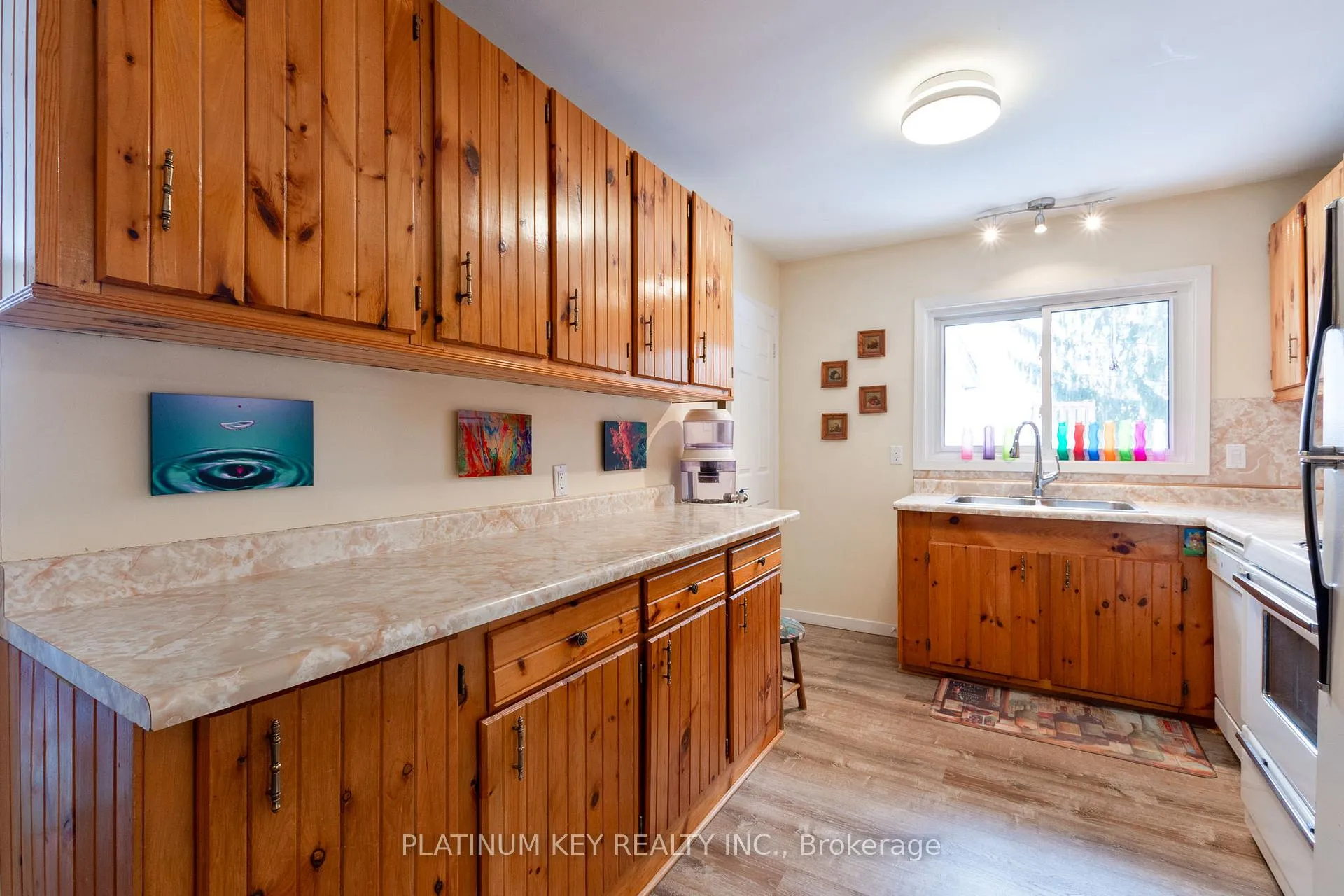 Photo 10 of 237A Stella Avenue, Southwest Middlesex, Glencoe — HOMEH