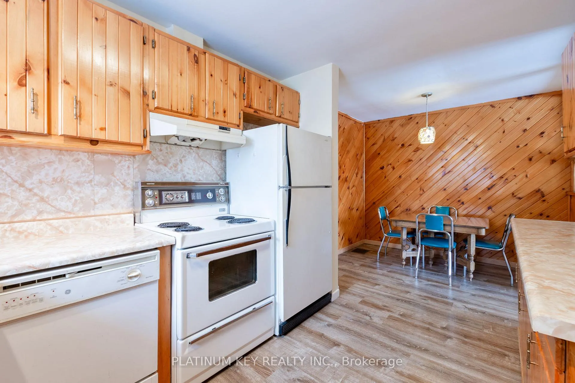 Photo 12 of 237A Stella Avenue, Southwest Middlesex, Glencoe — HOMEH