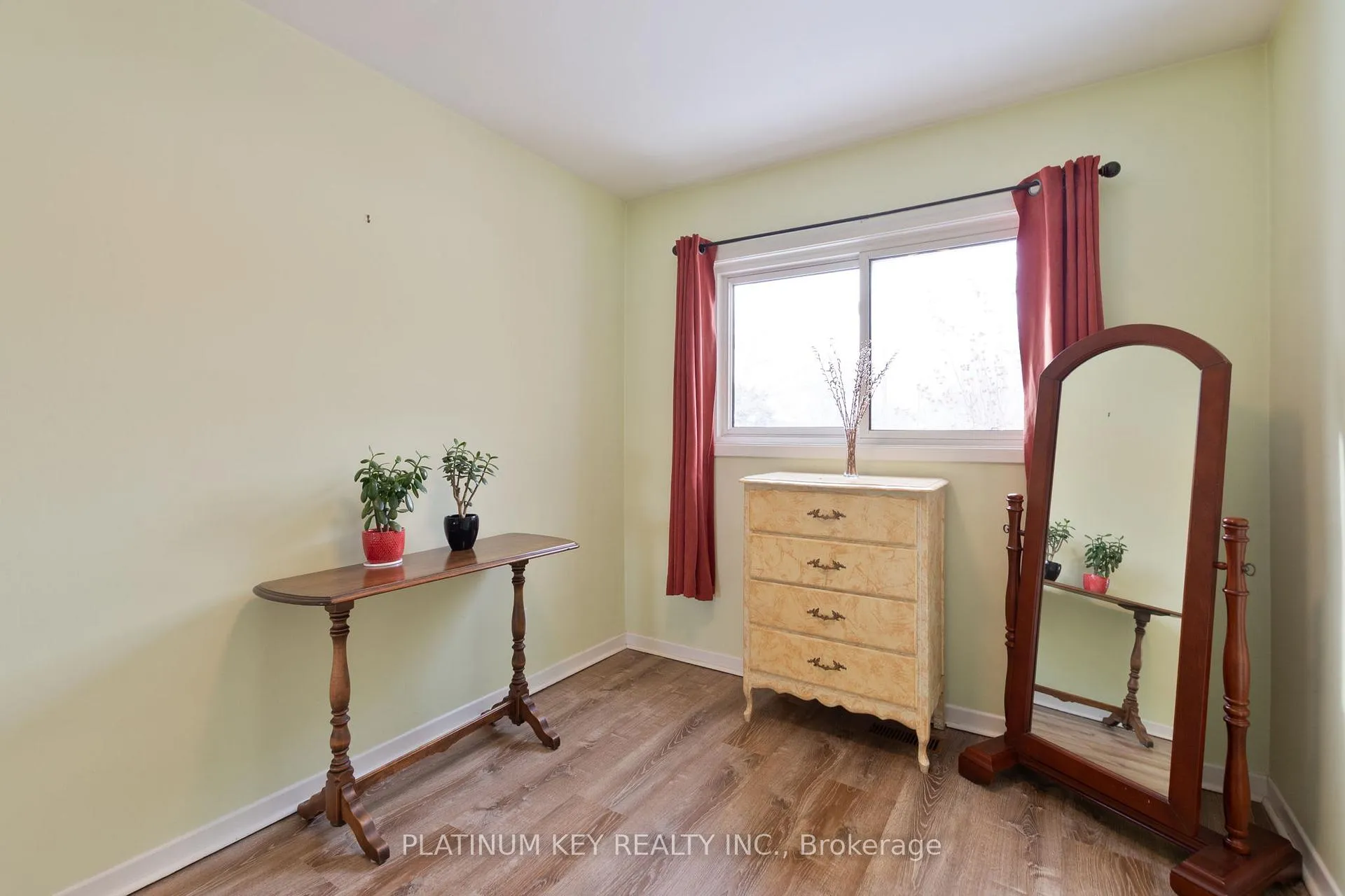 Photo 18 of 237A Stella Avenue, Southwest Middlesex, Glencoe — HOMEH