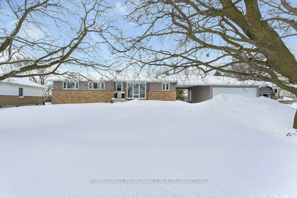 Front of 168 Avenue Road