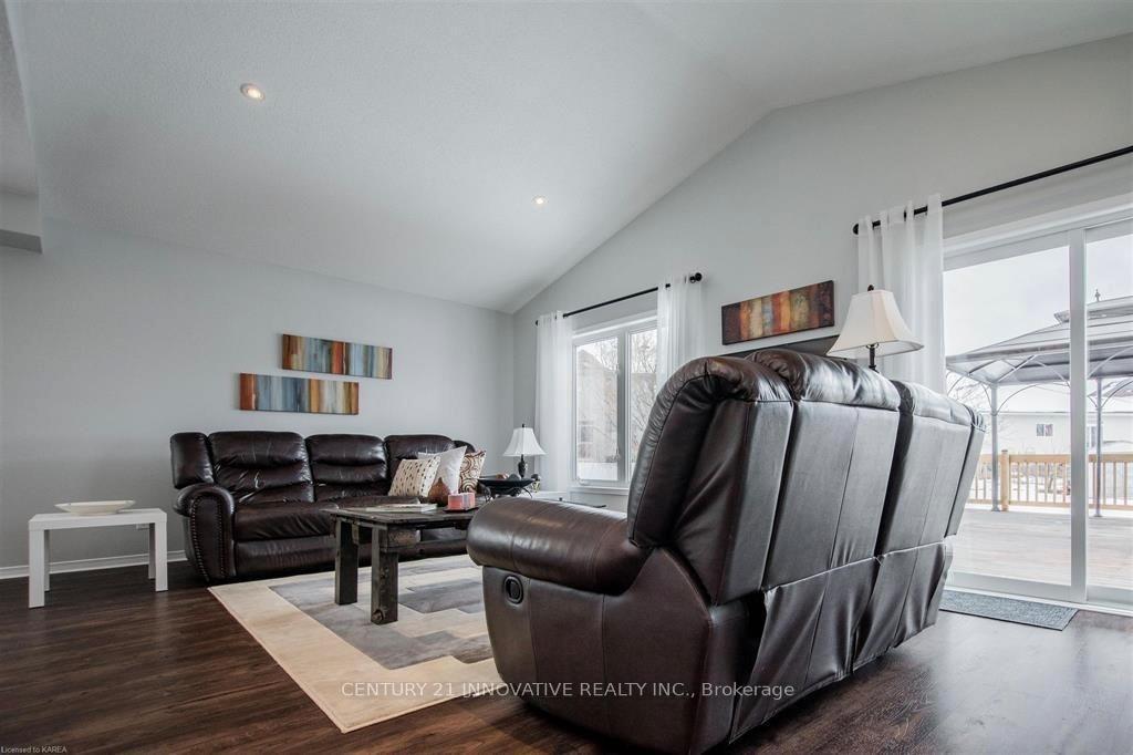 Photo 8 of 625 Walters Street, Kingston, Kingston East (Incl Barret Crt) — HOMEH