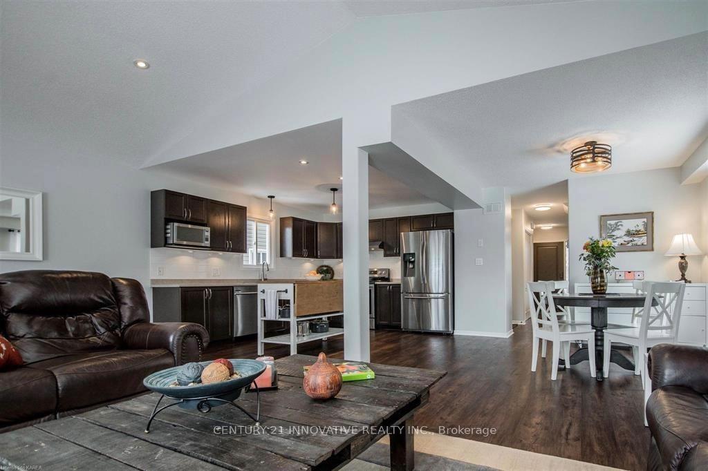 Photo 9 of 625 Walters Street, Kingston, Kingston East (Incl Barret Crt) — HOMEH