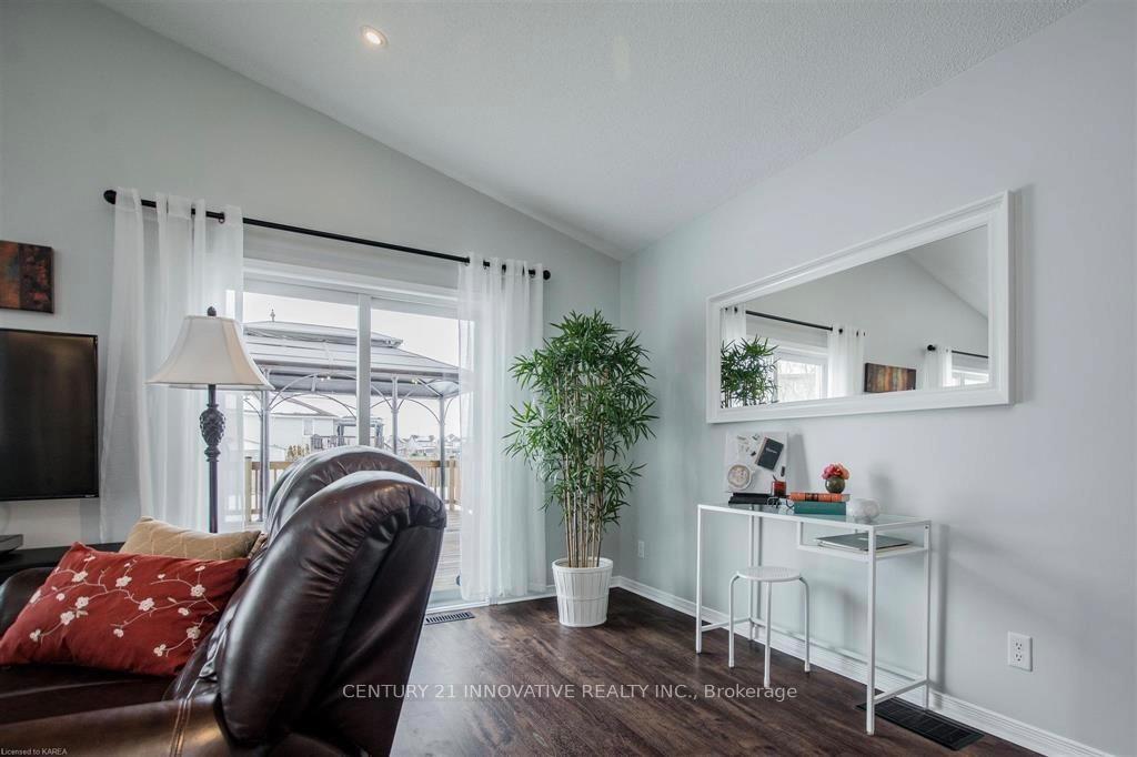 Photo 11 of 625 Walters Street, Kingston, Kingston East (Incl Barret Crt) — HOMEH