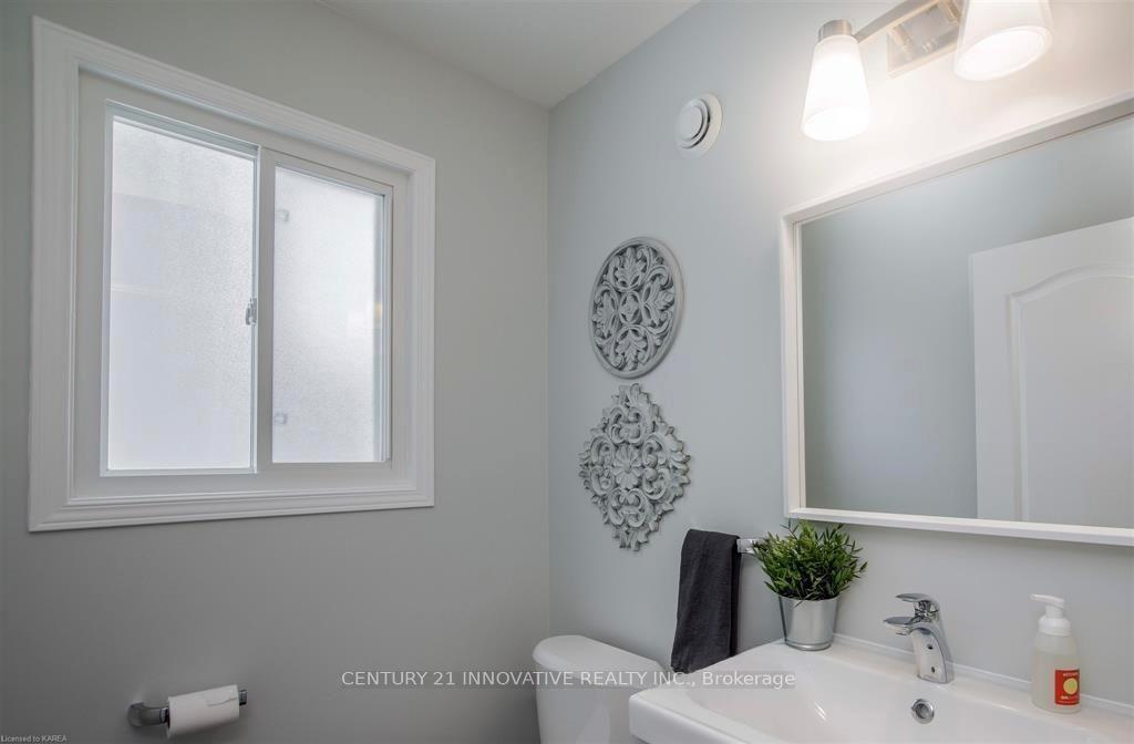 Photo 12 of 625 Walters Street, Kingston, Kingston East (Incl Barret Crt) — HOMEH