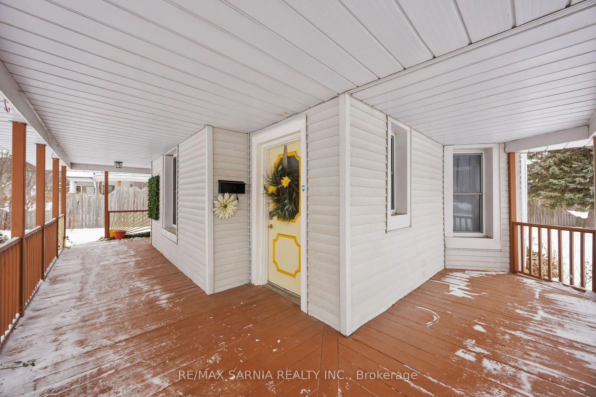 Photo 4 of 216 Vidal Street S, Sarnia — HOMEH