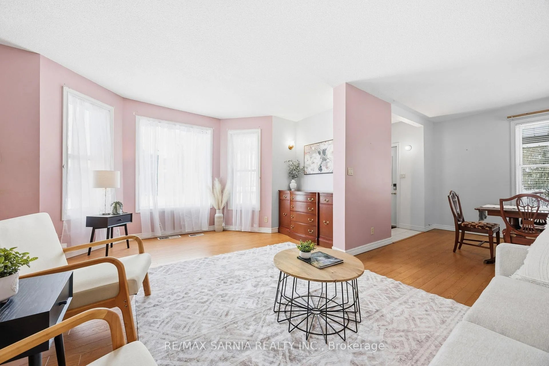 Photo 10 of 216 Vidal Street S, Sarnia — HOMEH