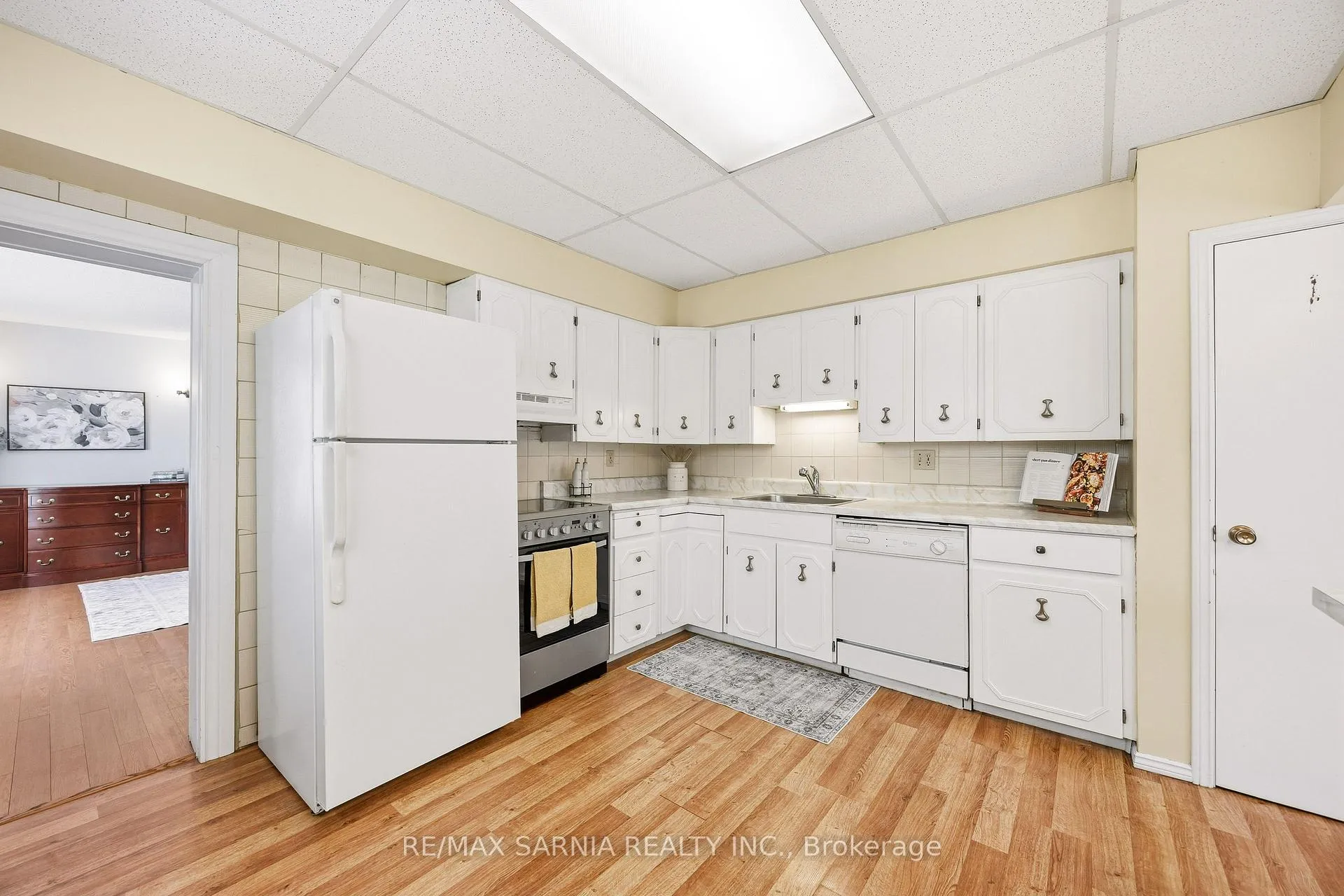 Photo 14 of 216 Vidal Street S, Sarnia — HOMEH