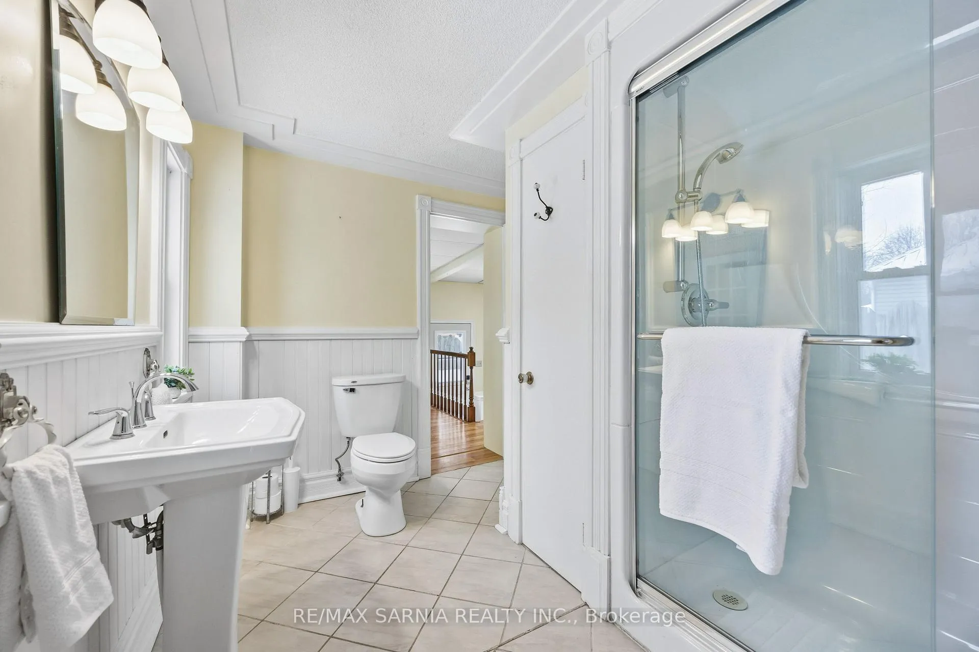 Photo 26 of 216 Vidal Street S, Sarnia — HOMEH