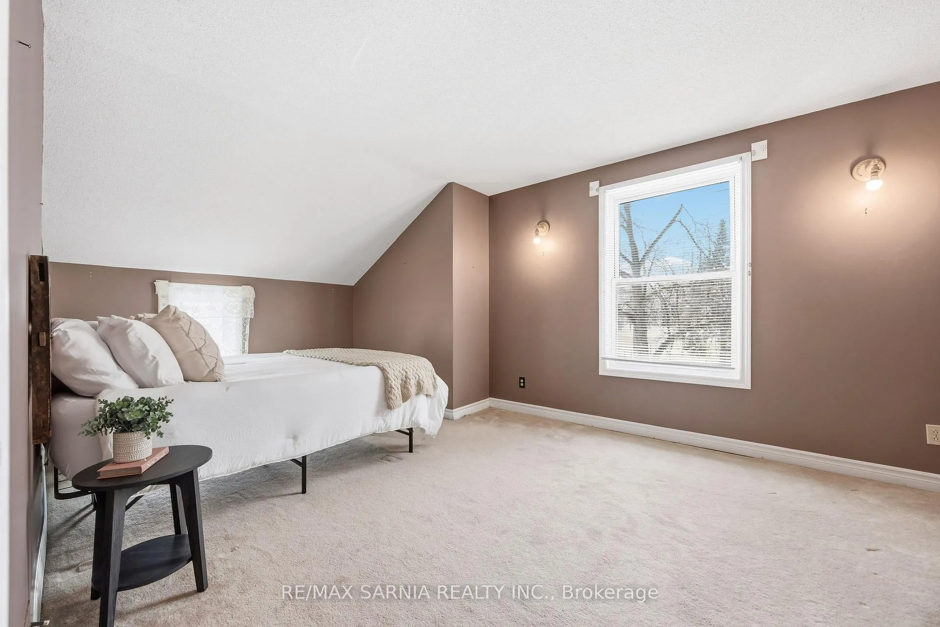 Photo 35 of 216 Vidal Street S, Sarnia — HOMEH
