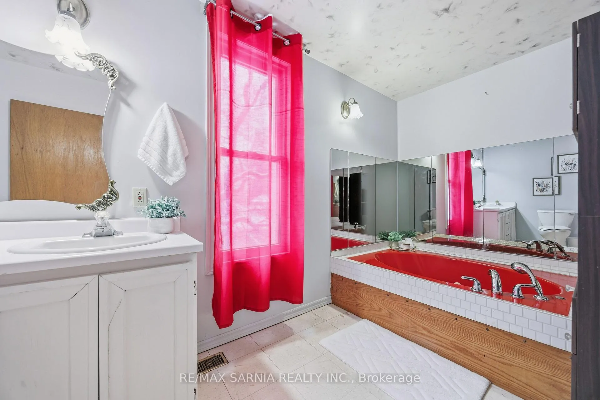 Photo 39 of 216 Vidal Street S, Sarnia — HOMEH