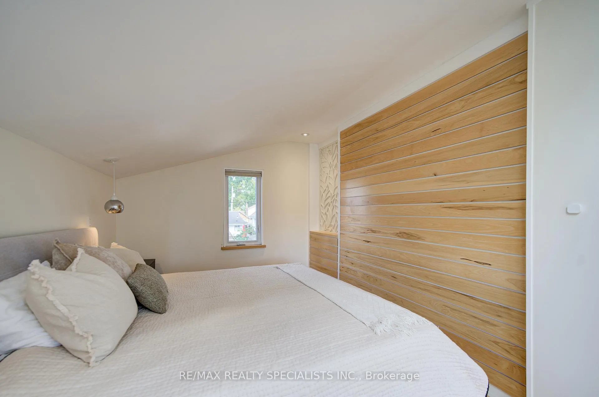Photo 25 of 9 Grandview Drive, St. Catharines, Port Weller — HOMEH
