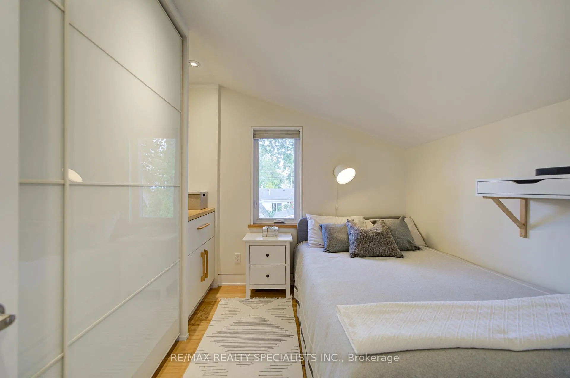 Photo 31 of 9 Grandview Drive, St. Catharines, Port Weller — HOMEH