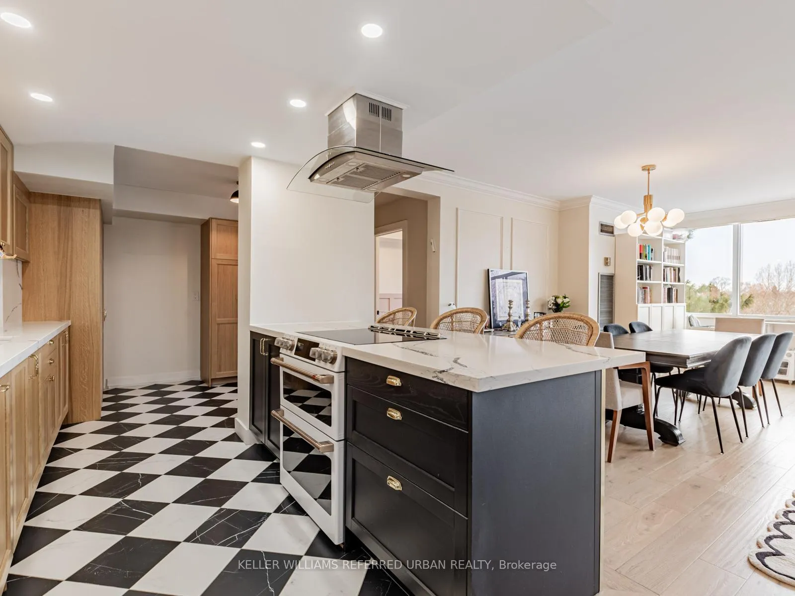 Photo 8 of Unit 412, 3000 Bathurst Street, Toronto, Englemount-Lawrence — HOMEH