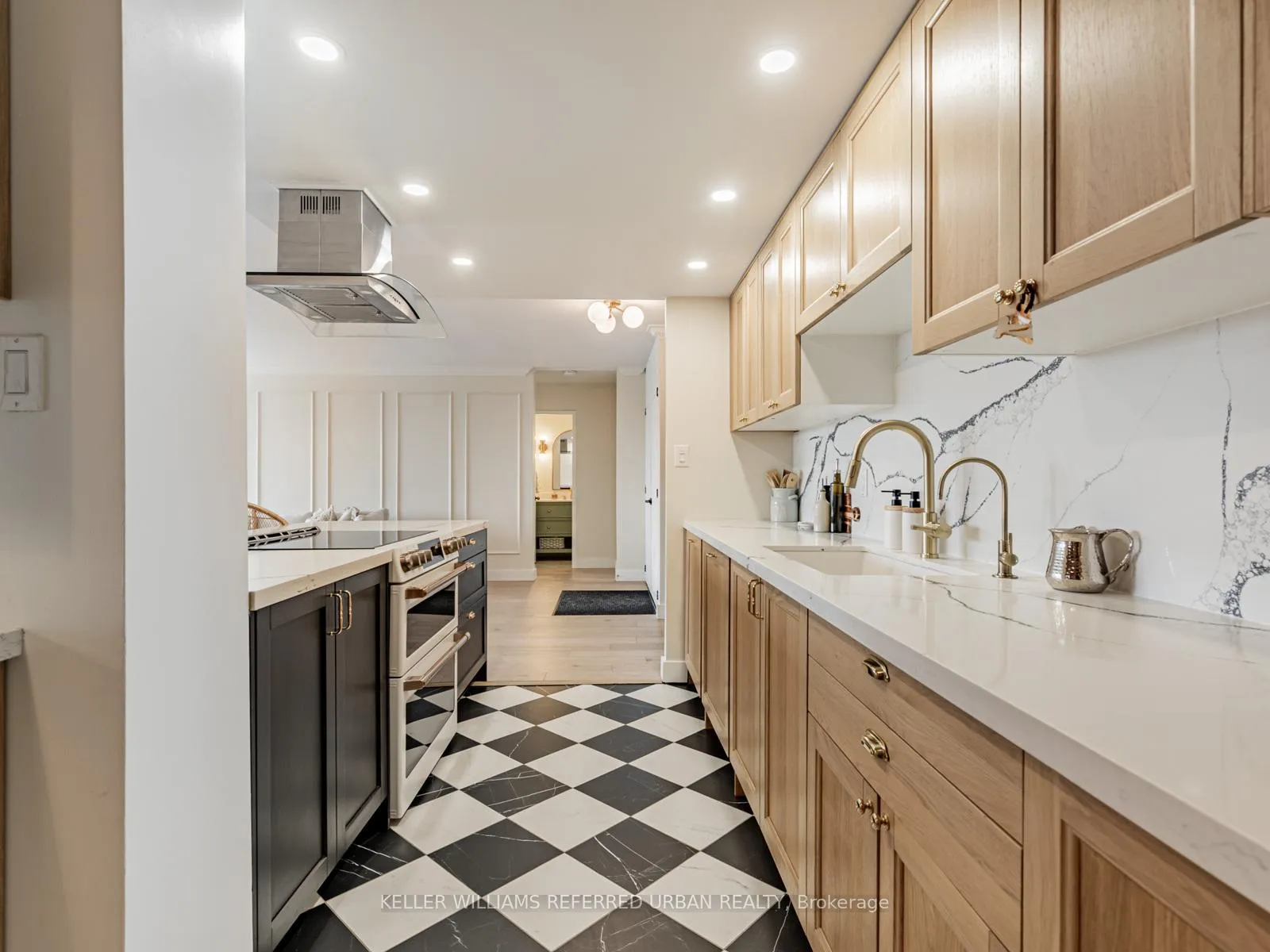 Photo 9 of Unit 412, 3000 Bathurst Street, Toronto, Englemount-Lawrence — HOMEH