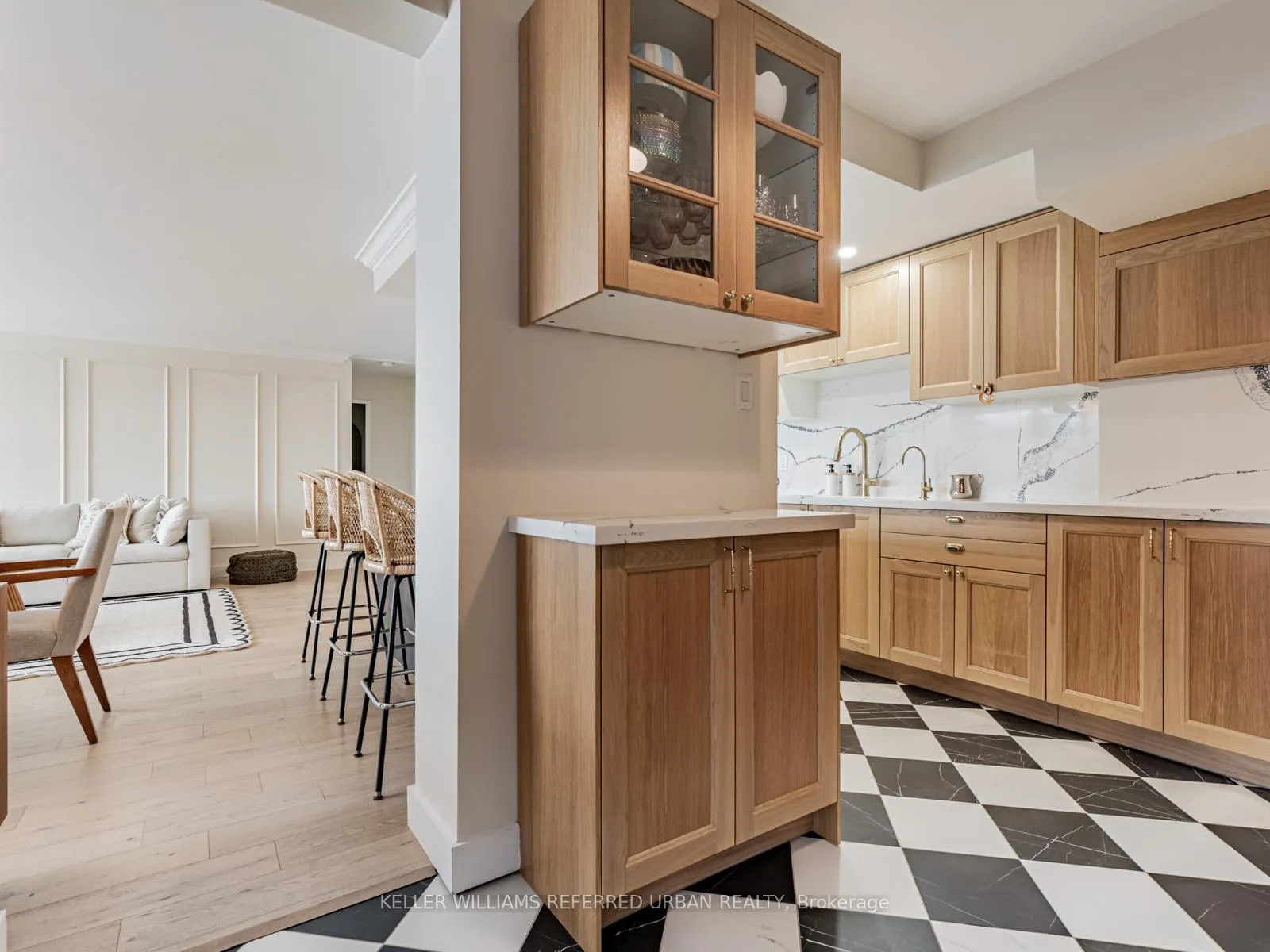 Photo 11 of Unit 412, 3000 Bathurst Street, Toronto, Englemount-Lawrence — HOMEH