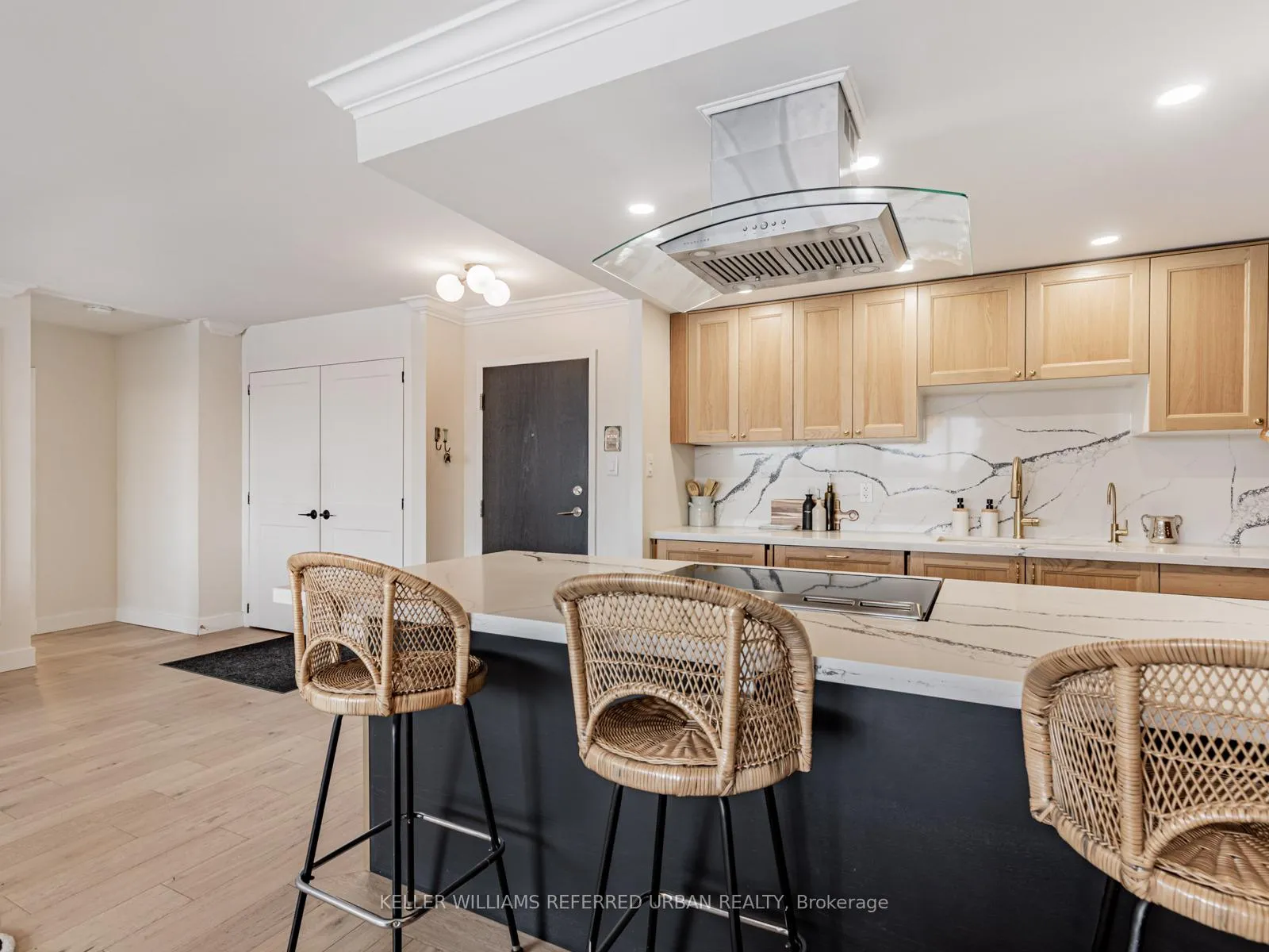 Photo 13 of Unit 412, 3000 Bathurst Street, Toronto, Englemount-Lawrence — HOMEH