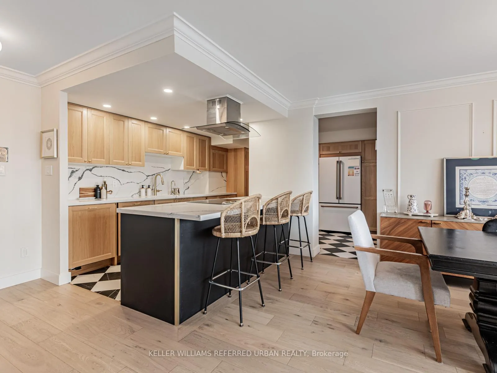 Photo 16 of Unit 412, 3000 Bathurst Street, Toronto, Englemount-Lawrence — HOMEH