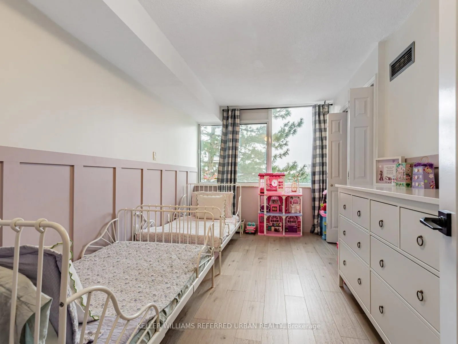 Photo 19 of Unit 412, 3000 Bathurst Street, Toronto, Englemount-Lawrence — HOMEH