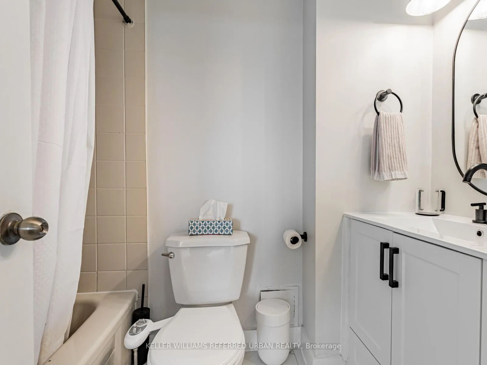 Photo 25 of Unit 412, 3000 Bathurst Street, Toronto, Englemount-Lawrence — HOMEH