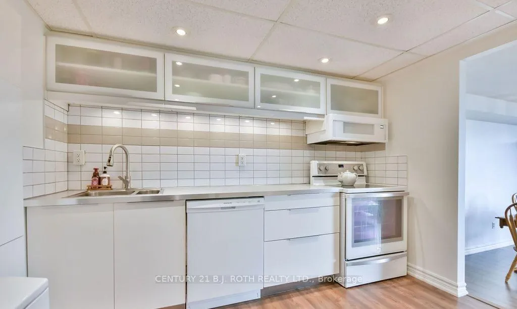 Photo 12 of Unit 405, 181 Collier Street, Barrie, North Shore — HOMEH