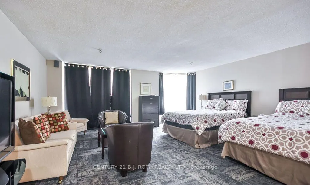 Photo 23 of Unit 405, 181 Collier Street, Barrie, North Shore — HOMEH