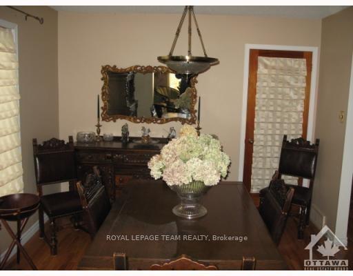 Photo 3 of 3466 Wyman Crescent, Ottawa, Windsor Park Village — HOMEH